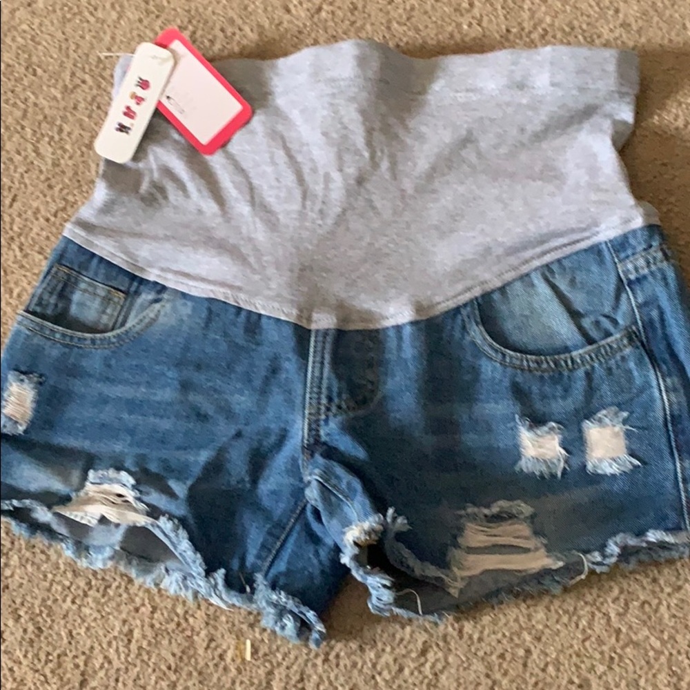 Maternity shorts